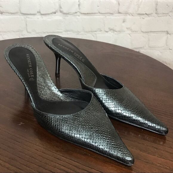 Kenneth Cole Shoes - 7 KENNETH COLE NEW YORK snakeskin embossed mules